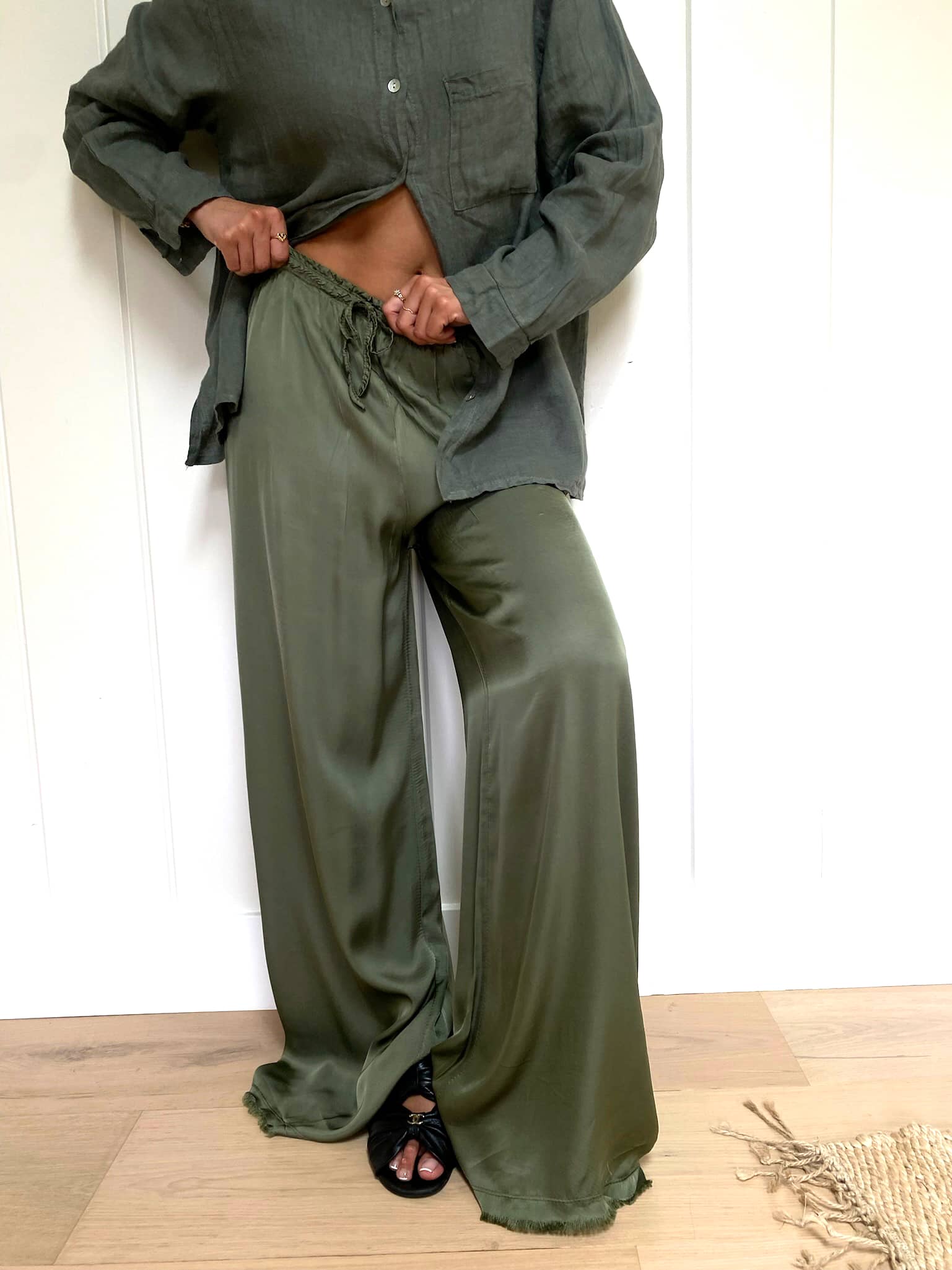 The Rising Satin Pants in Olive - Marché